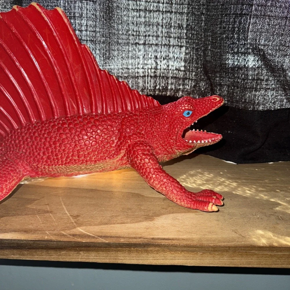 Vintage U.K.R.D. 1986 Dor Mei Spinosaurus Dinosaur Figure 16